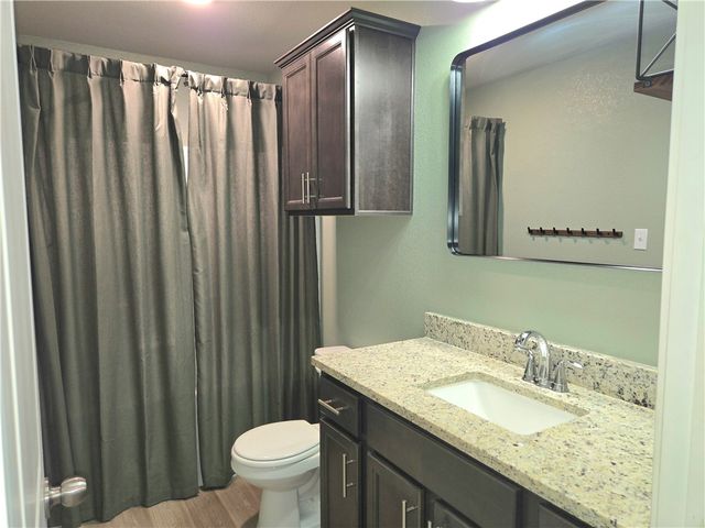 809 Meadow Brook Drive, Caldwell, TX 77836