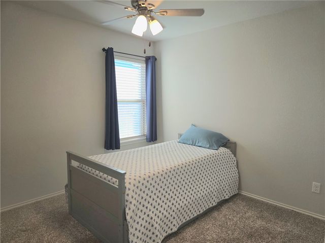 809 Meadow Brook Drive, Caldwell, TX 77836