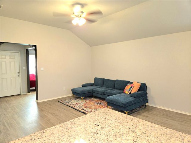 809 Meadow Brook Drive, Caldwell, TX 77836