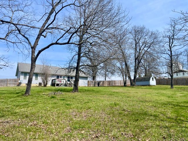 1385 Fifth Street, Cabool, MO 65689