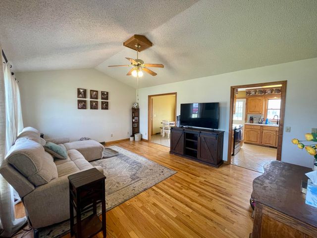 1385 Fifth Street, Cabool, MO 65689