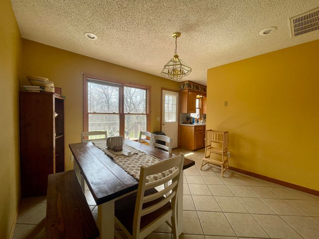 1385 Fifth Street, Cabool, MO 65689