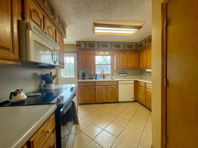 1385 Fifth Street, Cabool, MO 65689