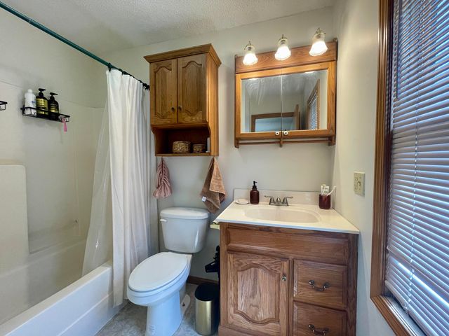 1385 Fifth Street, Cabool, MO 65689