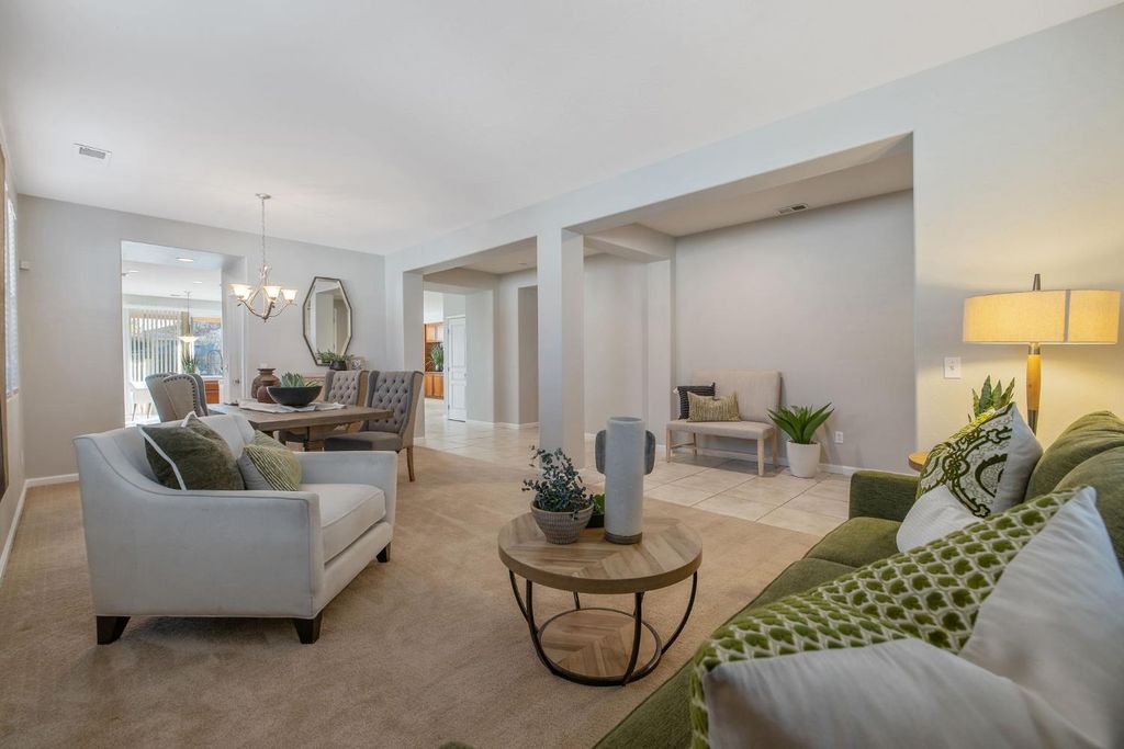 Image 12 of property listing at 6317 Delaware, Visalia, CA 93291