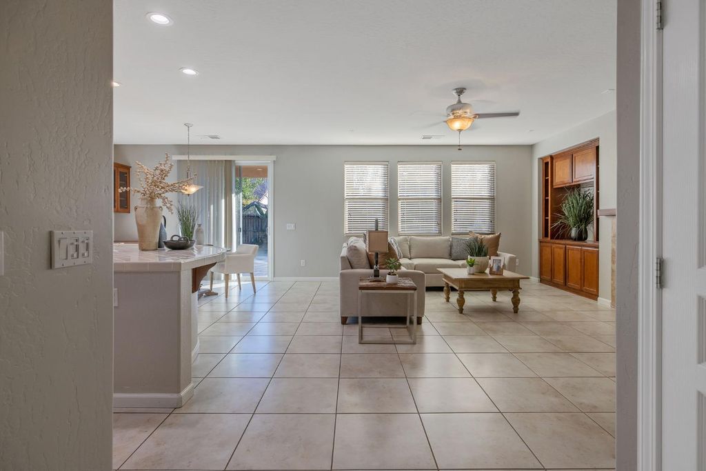 Image 16 of property listing at 6317 Delaware, Visalia, CA 93291