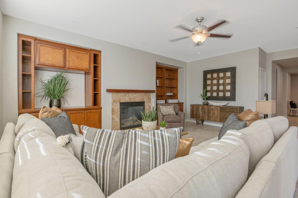 Image 19 of property listing at 6317 Delaware, Visalia, CA 93291