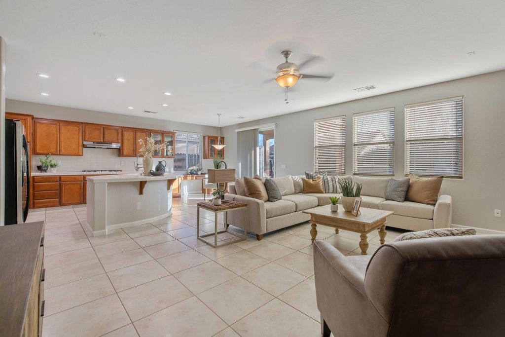 Image 21 of property listing at 6317 Delaware, Visalia, CA 93291