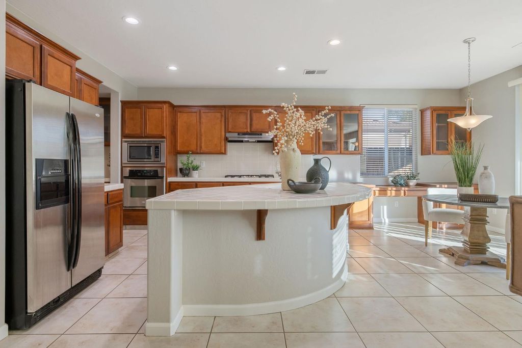 Image 23 of property listing at 6317 Delaware, Visalia, CA 93291