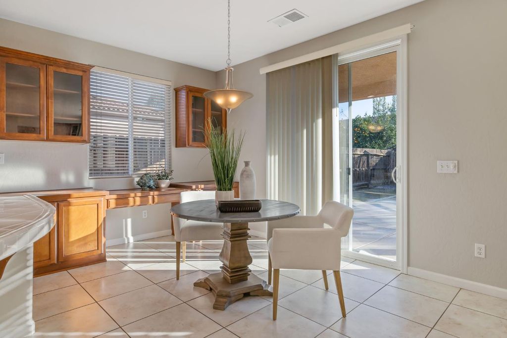 Image 25 of property listing at 6317 Delaware, Visalia, CA 93291