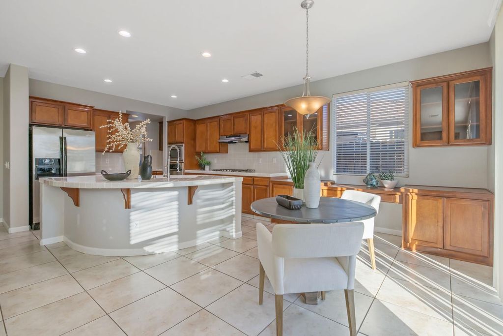 Image 26 of property listing at 6317 Delaware, Visalia, CA 93291