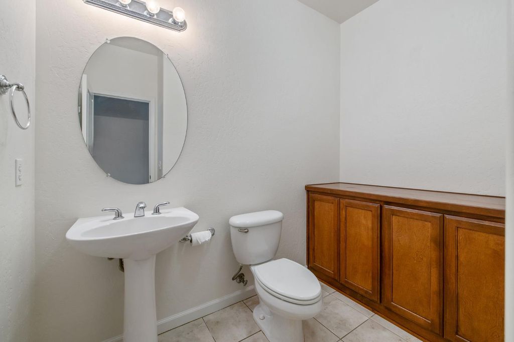 Image 33 of property listing at 6317 Delaware, Visalia, CA 93291