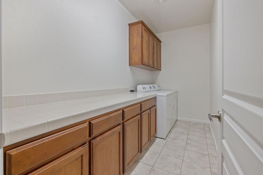 Image 38 of property listing at 6317 Delaware, Visalia, CA 93291