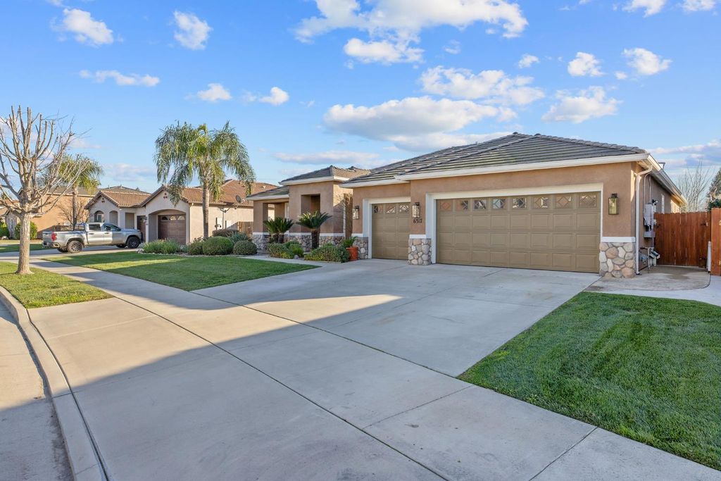 Image 4 of property listing at 6317 Delaware, Visalia, CA 93291