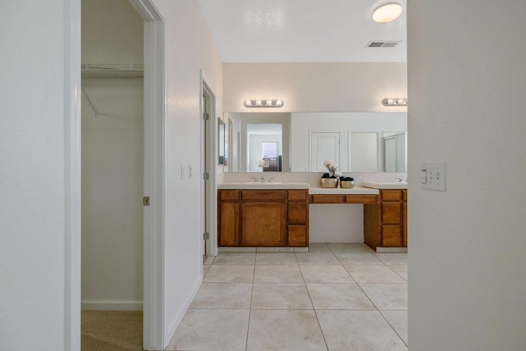 Image 45 of property listing at 6317 Delaware, Visalia, CA 93291