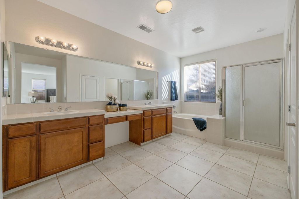 Image 47 of property listing at 6317 Delaware, Visalia, CA 93291