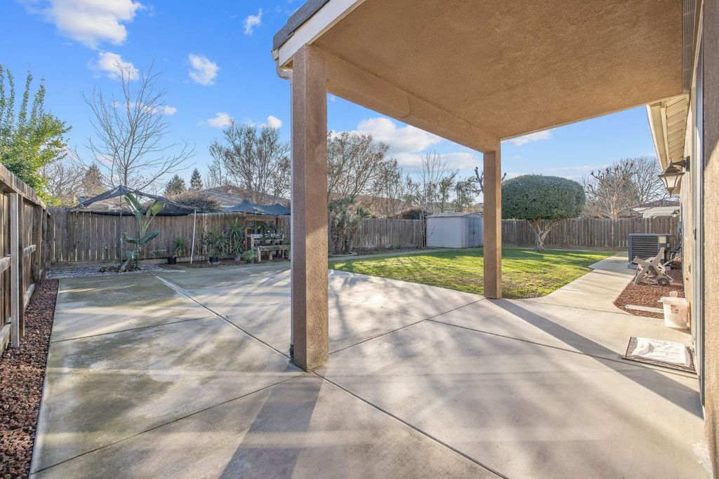 Image 52 of property listing at 6317 Delaware, Visalia, CA 93291