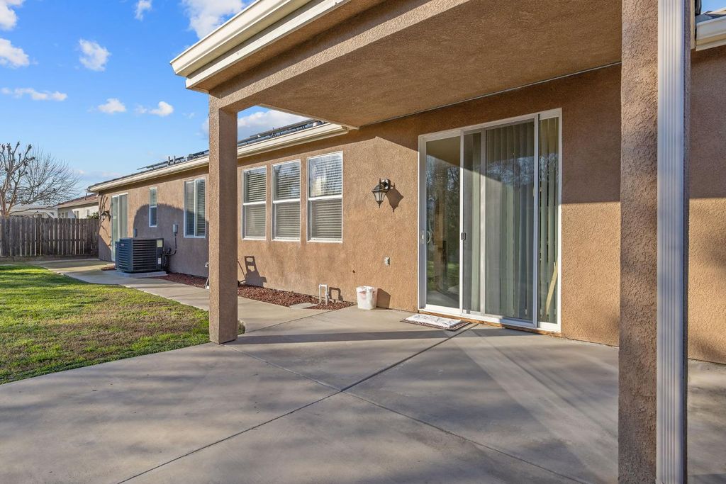 Image 53 of property listing at 6317 Delaware, Visalia, CA 93291