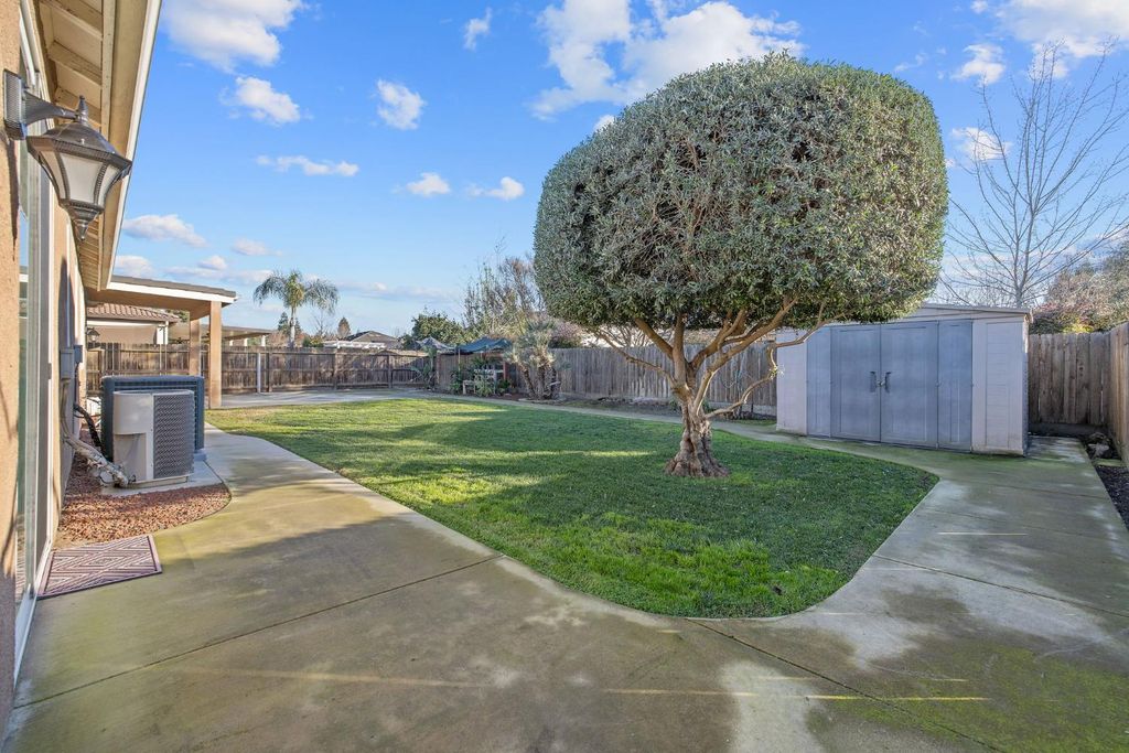 Image 57 of property listing at 6317 Delaware, Visalia, CA 93291