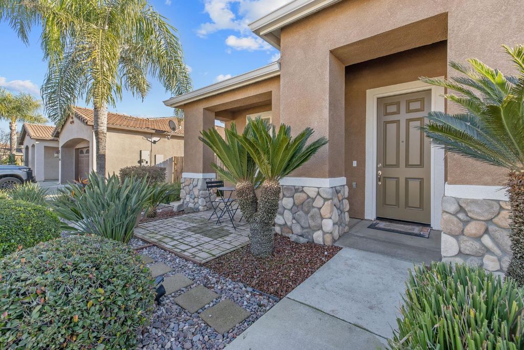 Image 6 of property listing at 6317 Delaware, Visalia, CA 93291