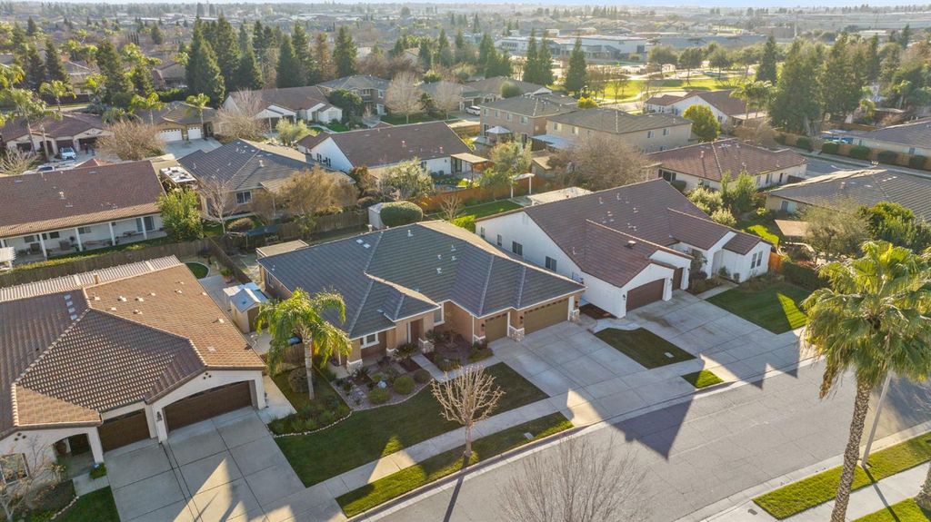 Image 65 of property listing at 6317 Delaware, Visalia, CA 93291