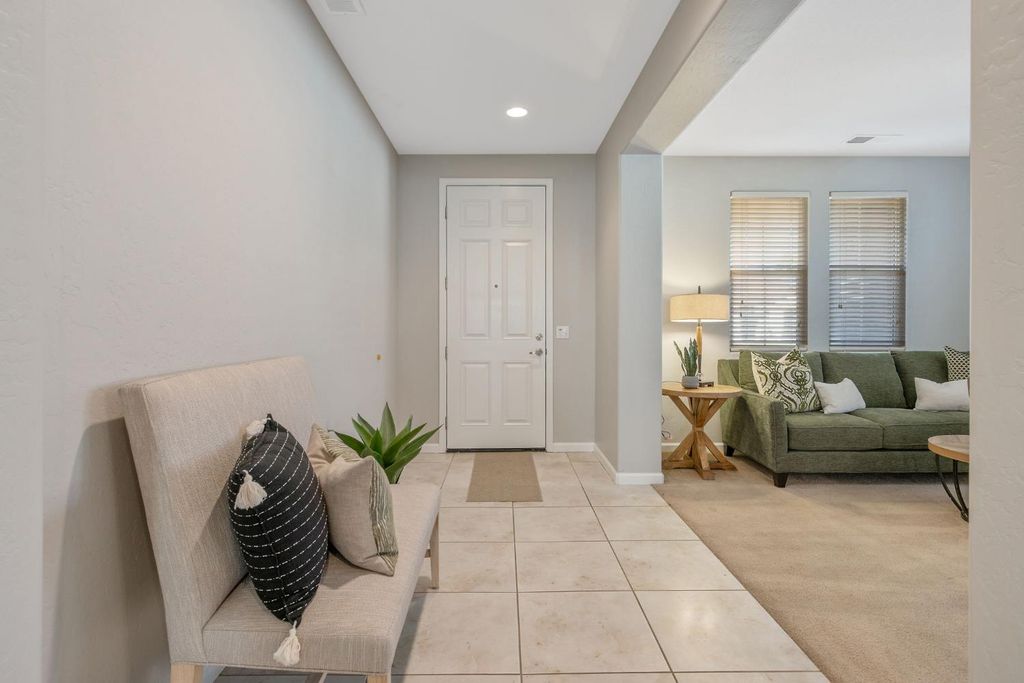 Image 8 of property listing at 6317 Delaware, Visalia, CA 93291