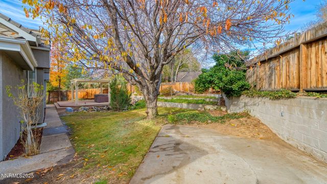 5700 E Hidden Valley Drive, Reno, NV 89502
