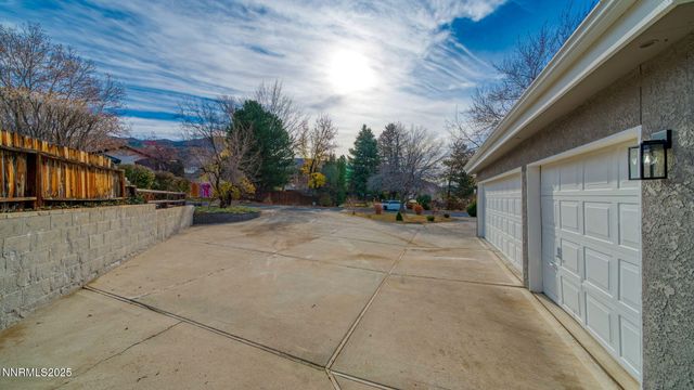5700 E Hidden Valley Drive, Reno, NV 89502
