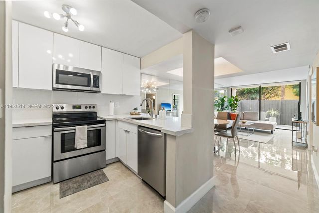 8002 SW 149th Ave B118, Miami, FL 33193