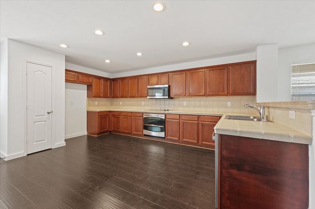 5311 Freestone Drive, Grand Prairie, TX 75052