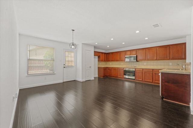5311 Freestone Drive, Grand Prairie, TX 75052