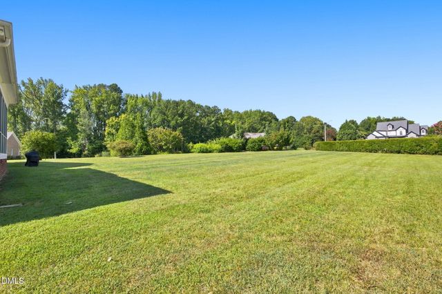 5120 Bartizan Drive, Holly Springs, NC 27540