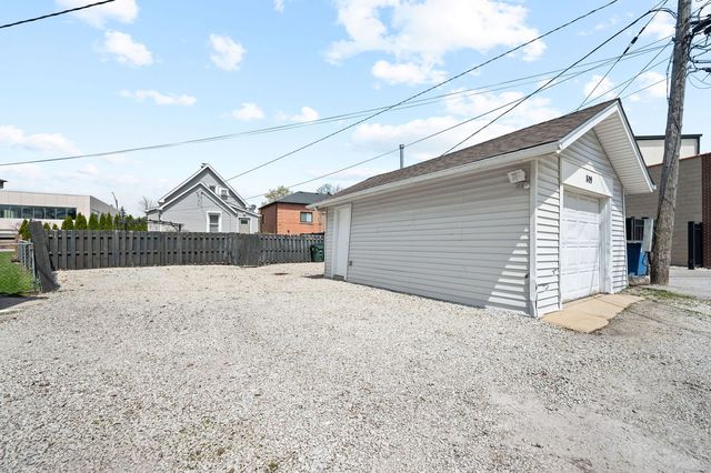 809 W Touhy Avenue, Park Ridge, IL 60068