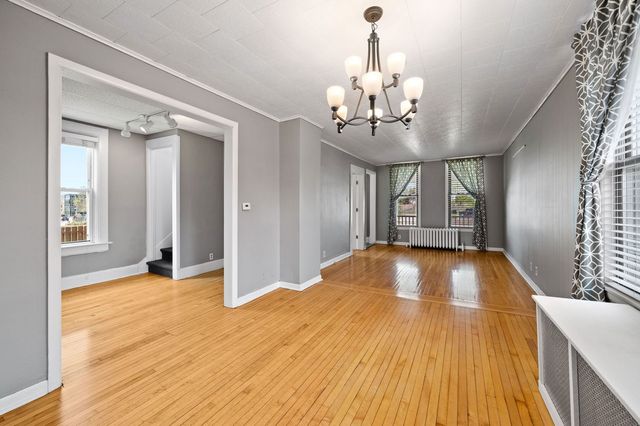 809 W Touhy Avenue, Park Ridge, IL 60068