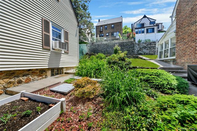 136 Midland Avenue, Yonkers, NY 10705