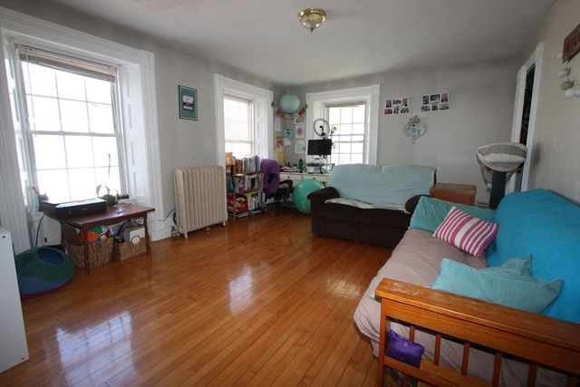 122 Elm St, Millbury, MA 01527