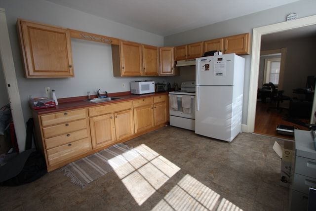 122 Elm St, Millbury, MA 01527