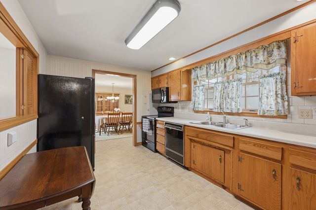 70 Oakcrest Ave, Marlborough, MA 01752