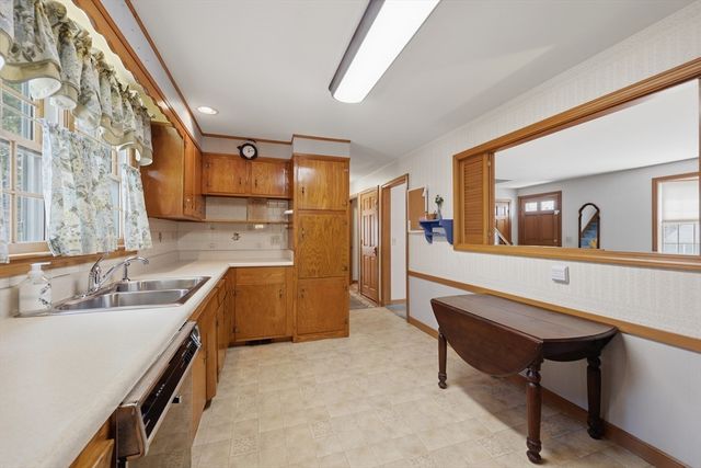 70 Oakcrest Ave, Marlborough, MA 01752