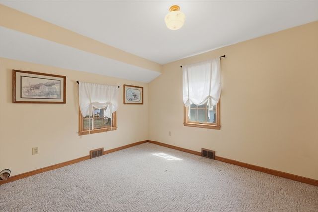 70 Oakcrest Ave, Marlborough, MA 01752