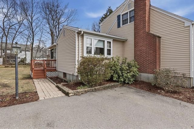 70 Oakcrest Ave, Marlborough, MA 01752