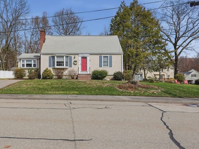 70 Oakcrest Ave, Marlborough, MA 01752