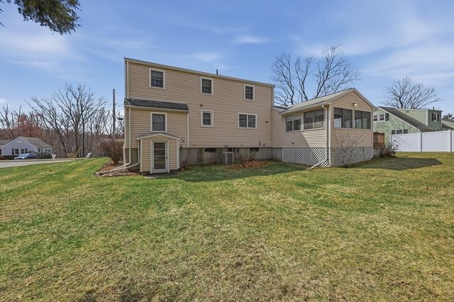 70 Oakcrest Ave, Marlborough, MA 01752