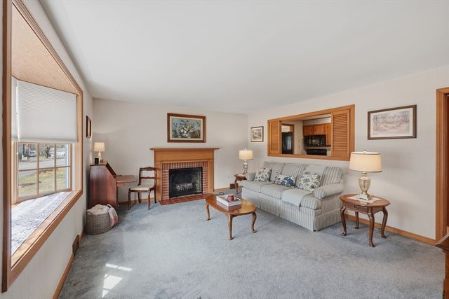 70 Oakcrest Ave, Marlborough, MA 01752