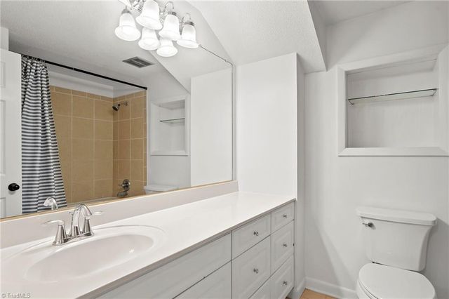 169 Golfview Drive, Advance, NC 27006