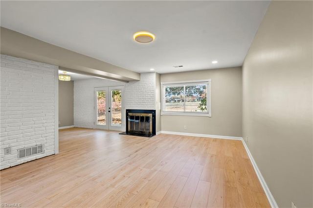 169 Golfview Drive, Advance, NC 27006