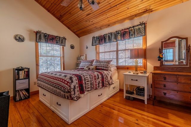 33 Hamlet Circle, Murphy, NC 28906