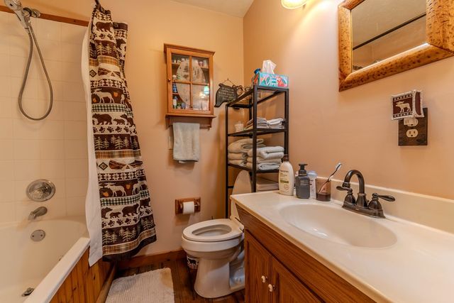 33 Hamlet Circle, Murphy, NC 28906