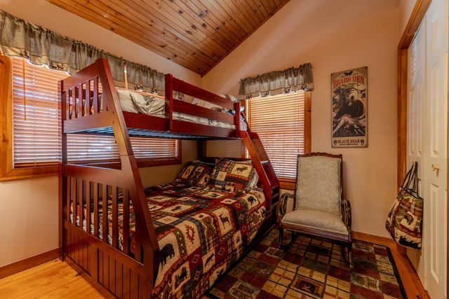 33 Hamlet Circle, Murphy, NC 28906