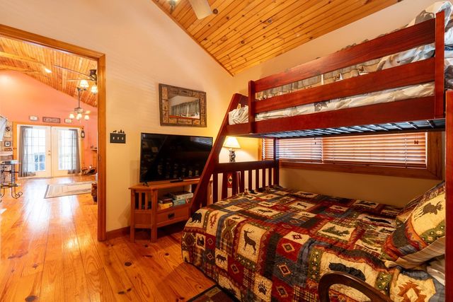 33 Hamlet Circle, Murphy, NC 28906
